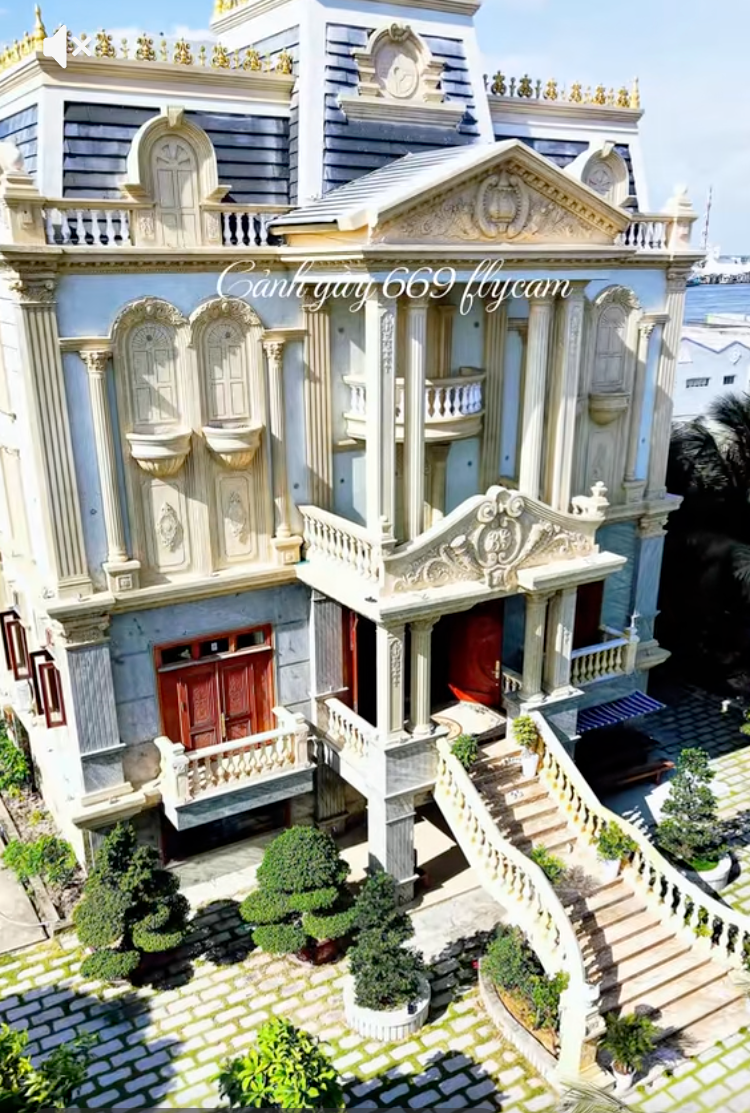 1773716964 249 Rap cuoi la dinh thu hon 100 ty hoa tuoi