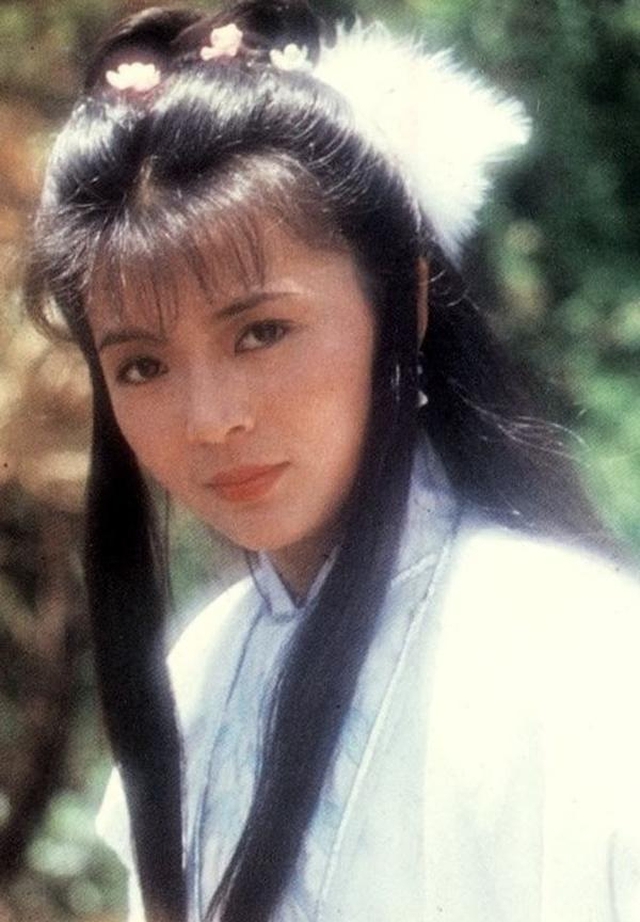 1773718293 139 Ngu Le Nhan TVB thap nien 1980 nhung doa hoa