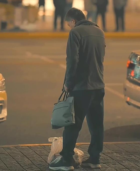 Tài khoản vừa phát sinh số dư 520 triệu đồng đã bị khấu trừ ngay 420 triệu, người chuyển khoản kiện ra tòa: 