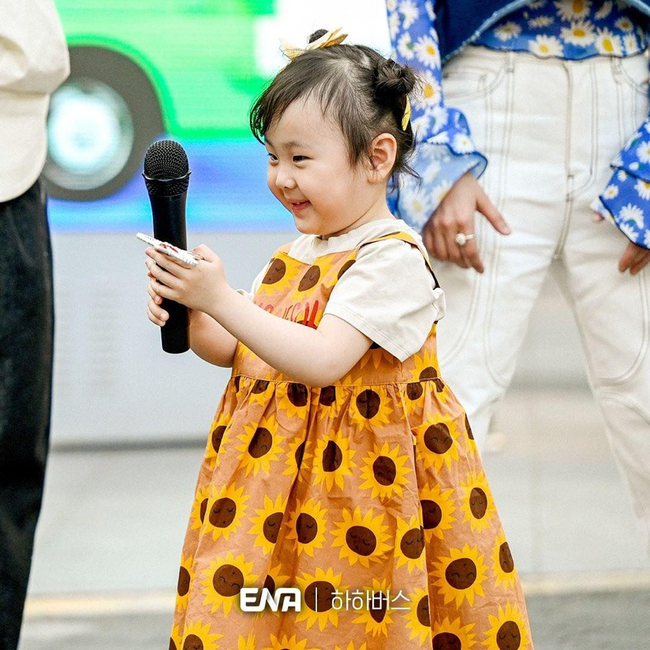 Con gái mắc bệnh hiếm, sao nam Running Man quyết định thay đổi cuộc đời- Ảnh 2.