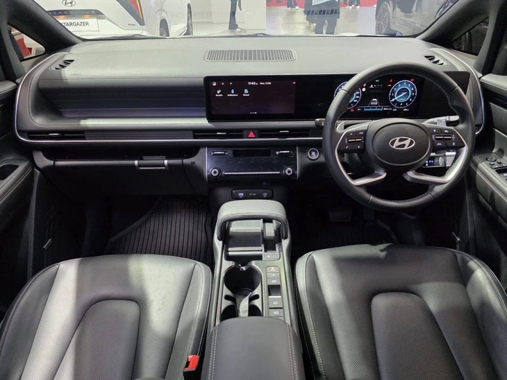 Hyundai Stargazer 2026 chạy thử ở Việt Nam: Giá dự kiến từ 500 triệu, màn lớn, có ADAS đấu Xpander 4 Hyundai Stargazer - Ảnh 4.