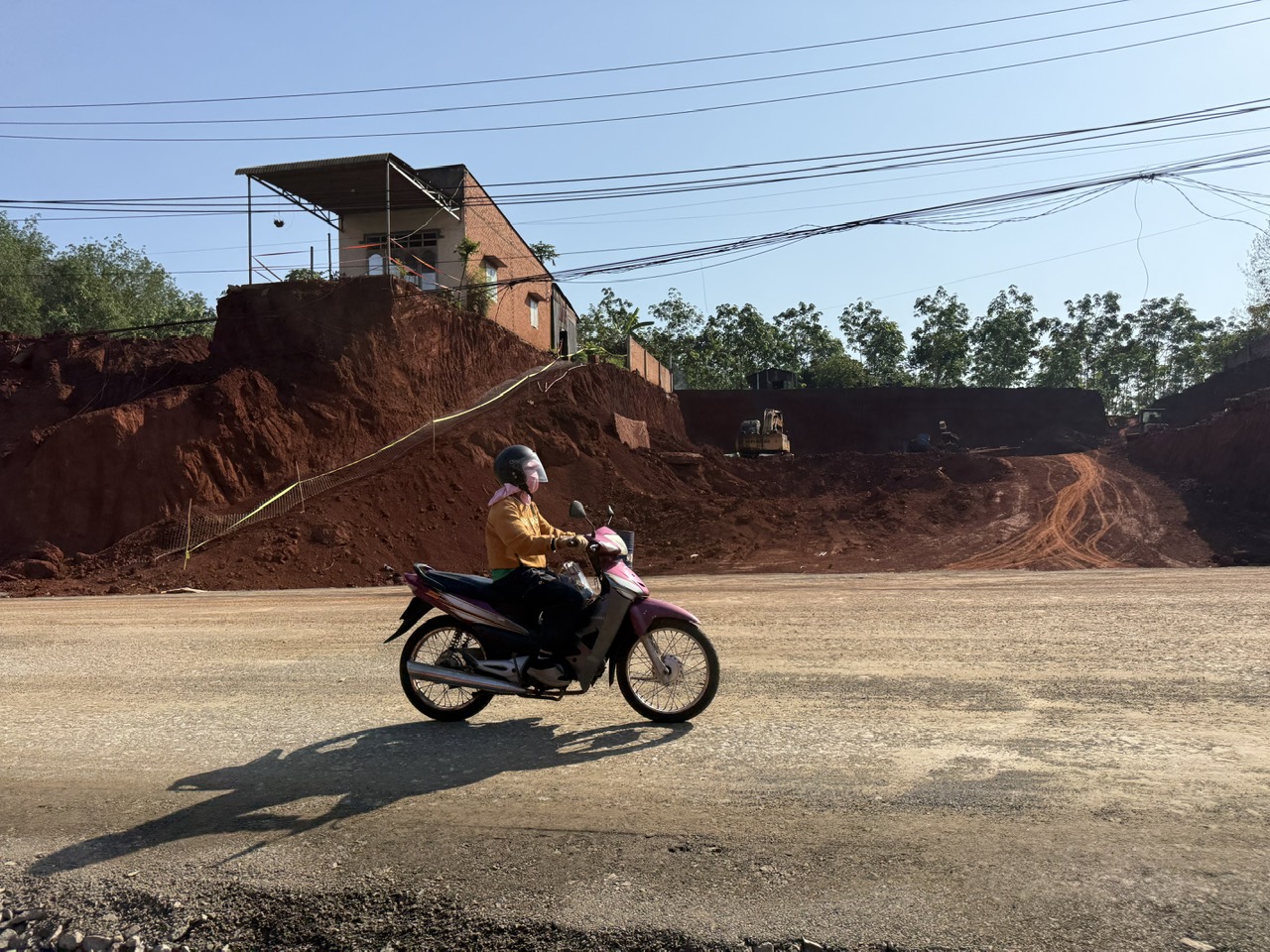 Vụ hạ cốt nền ở Đồng Nai: Chủ đầu tư dự án và chính quyền xã xin lỗi người dân 2 Vụ hạ cốt nền ở Đồng Nai: Chủ đầu tư dự án và chính quyền xã xin lỗi người dân - Ảnh 2.