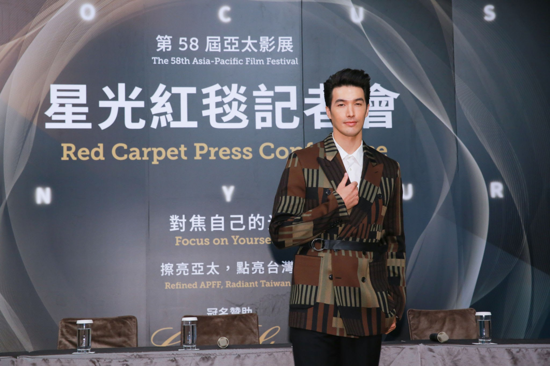 “Hồng hài nhi” ra yêu sách với nữ ca sĩ giàu nhất showbiz để kết hôn, netizen nghe mà mắc cỡ giùm- Ảnh 5.