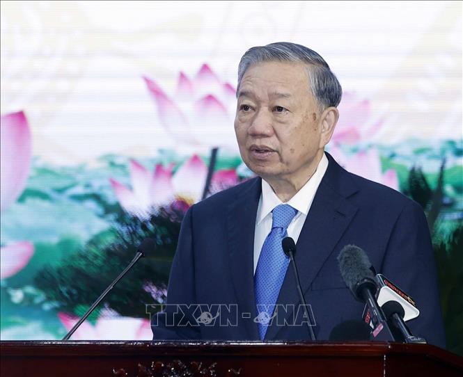 Tổng Bí thư Tô Lâm nhấn mạnh Đoàn kết , bản lĩnh và đổi mới trong phát triển giáo dục quốc phòng - Ảnh 4. Tổng Bí thư Tô Lâm nhấn mạnh Đoàn kết , bản lĩnh và đổi mới trong phát triển giáo dục quốc phòng - Ảnh 4.