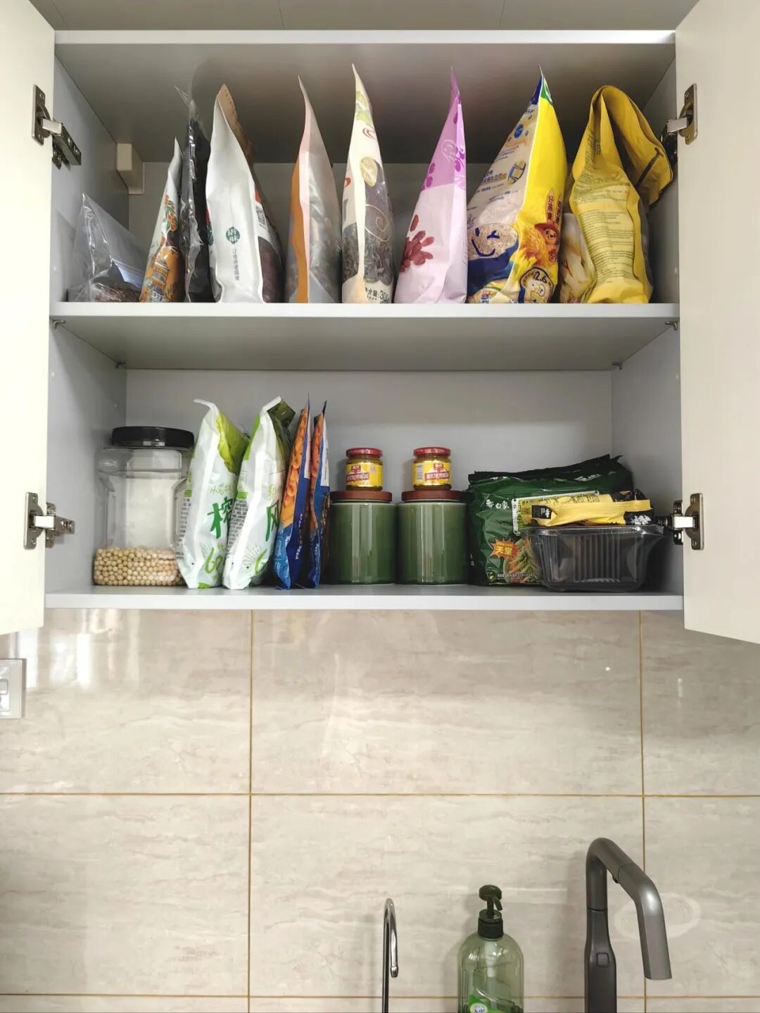 Một ngôi nhà có thể sạch đến mức nào? Nhìn căn nhà của người phụ nữ 50 tuổi, tôi hiểu: Sạch thật sự là nhờ 10 thói quen này- Ảnh 7.