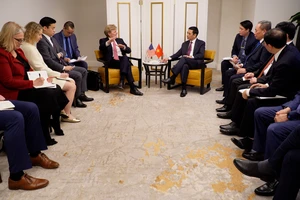 Đại tướng Phan Văn Giang tiếp Thứ trưởng thứ nhất Bộ Chiến tranh Mỹ 