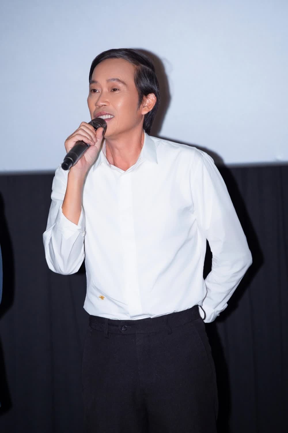 Xôn xao hình ảnh nghệ sĩ Hoài Linh một mình xuất hiện ở bệnh viện- Ảnh 3.