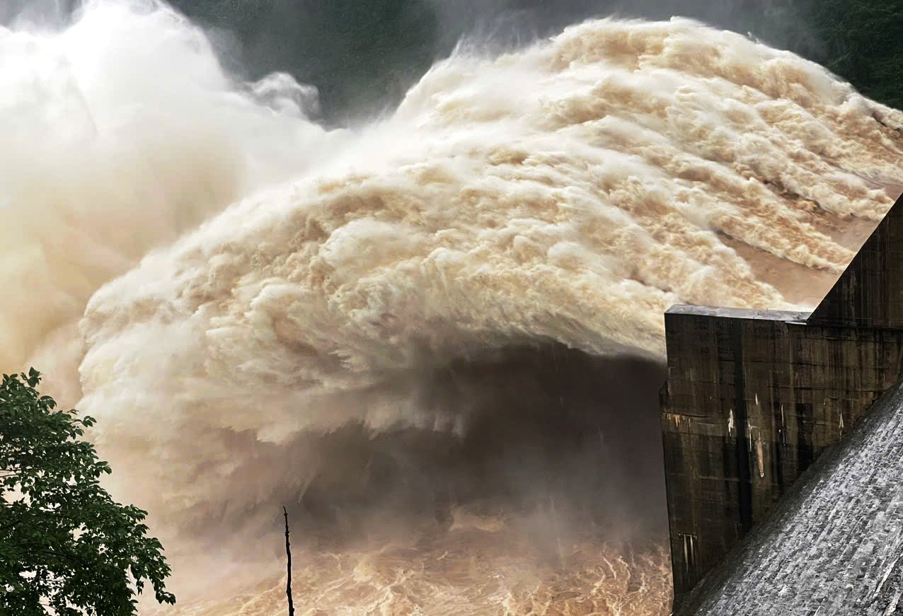 Chủ tịch TP.Đà Nẵng đề nghị đánh giá kỹ lưỡng vai trò của thủy điện  - Ảnh 2.