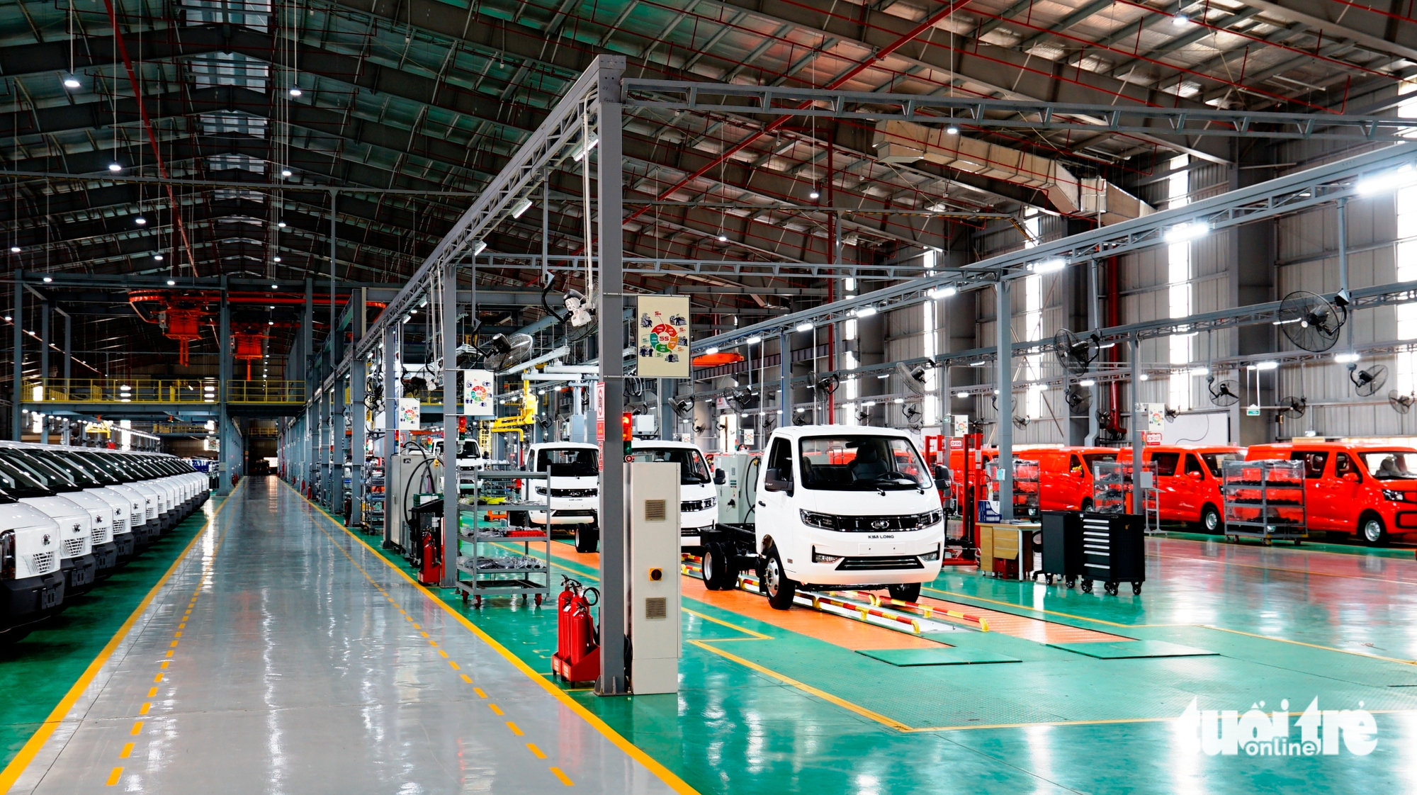 NHÀ MÁY - Ảnh 2.