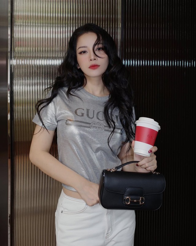 Chinh phục mọi ánh nhìn bằng nét thanh lịch từ túi da cổ điển- Ảnh 4.