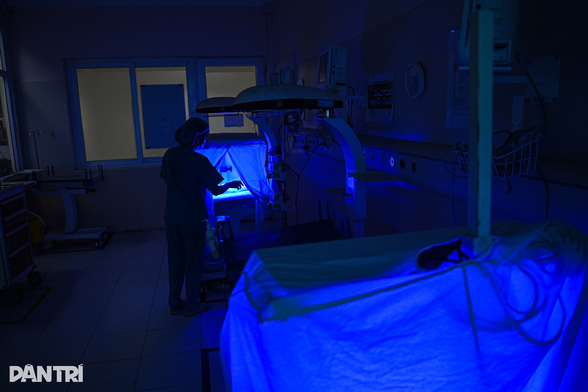 Những em bé lớn lên trong lồng ấp - 3