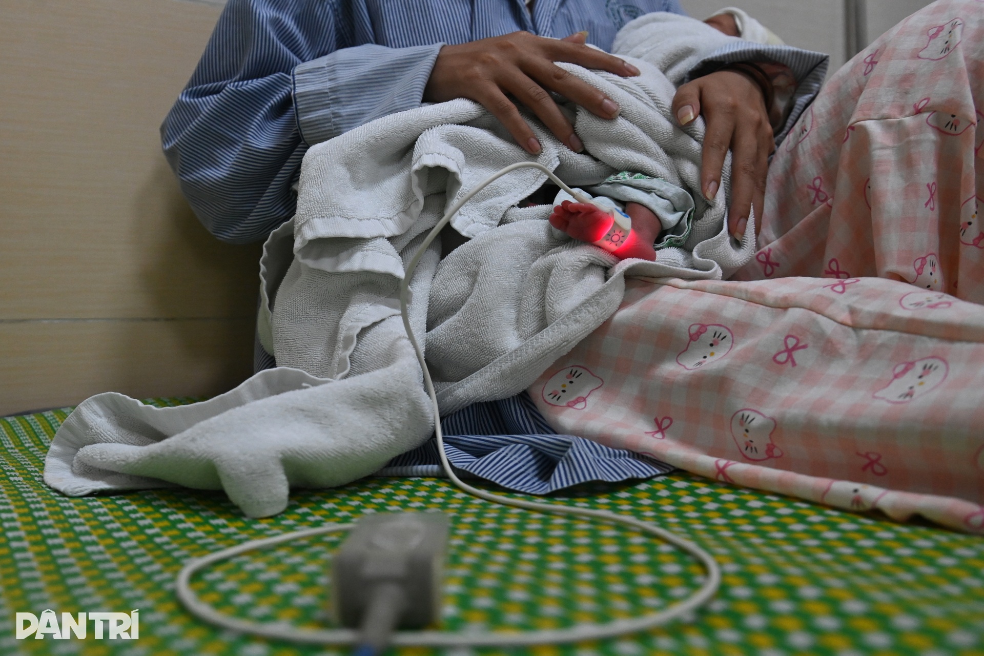 Những em bé lớn lên trong lồng ấp - 13