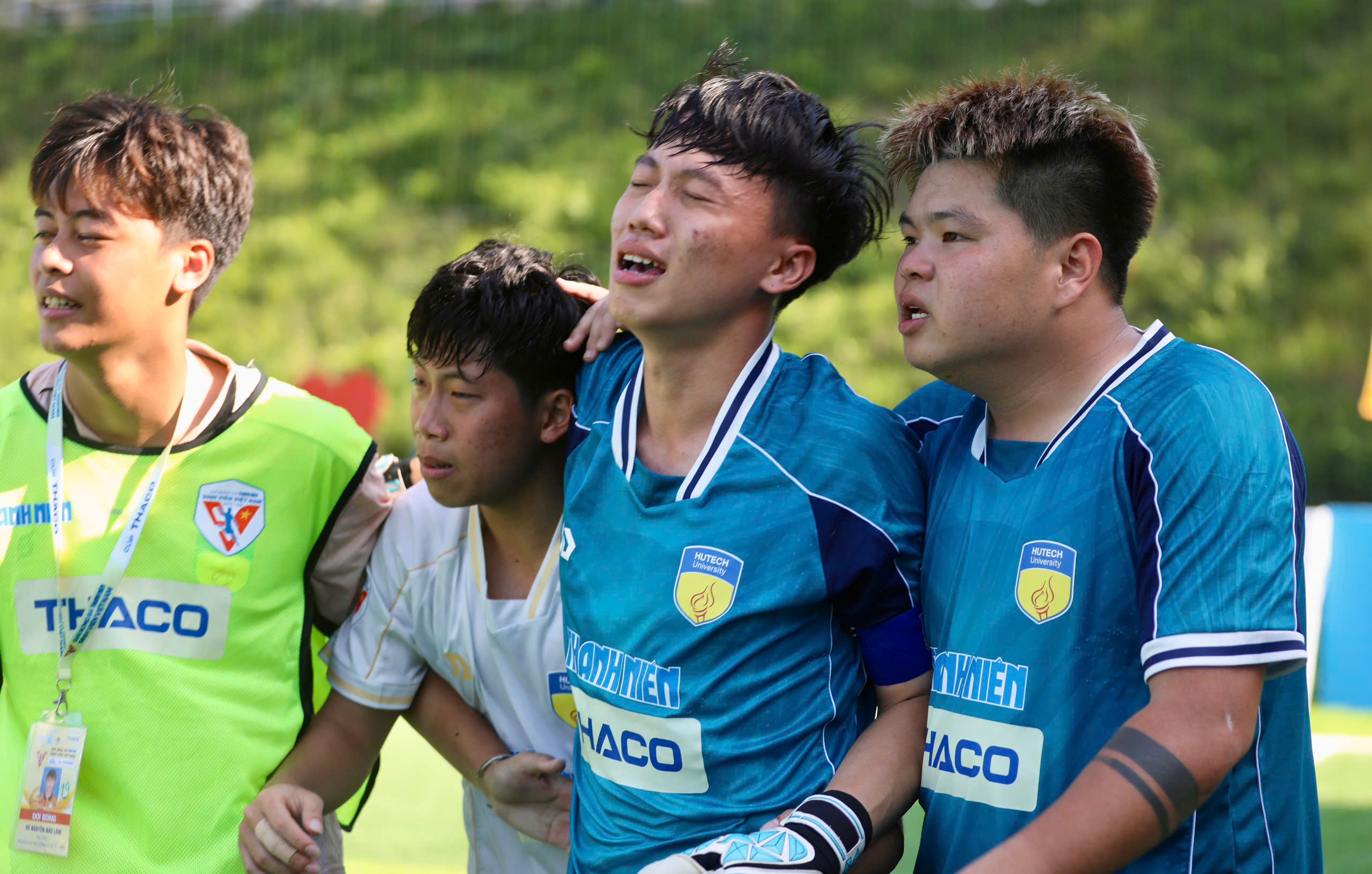 HLV Trường ĐH Công nghệ TP.HCM sáng suốt như Van Gaal, đánh bại cựu sao HAGL Đông Triều- Ảnh 2.