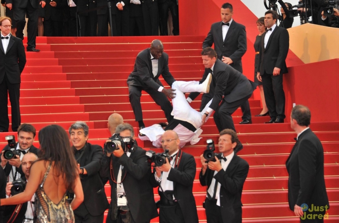 Rần rần khoảnh khắc Timothée Chalamet té lộn cổ trên thảm đỏ Oscar, thực hư ra sao?- Ảnh 3.