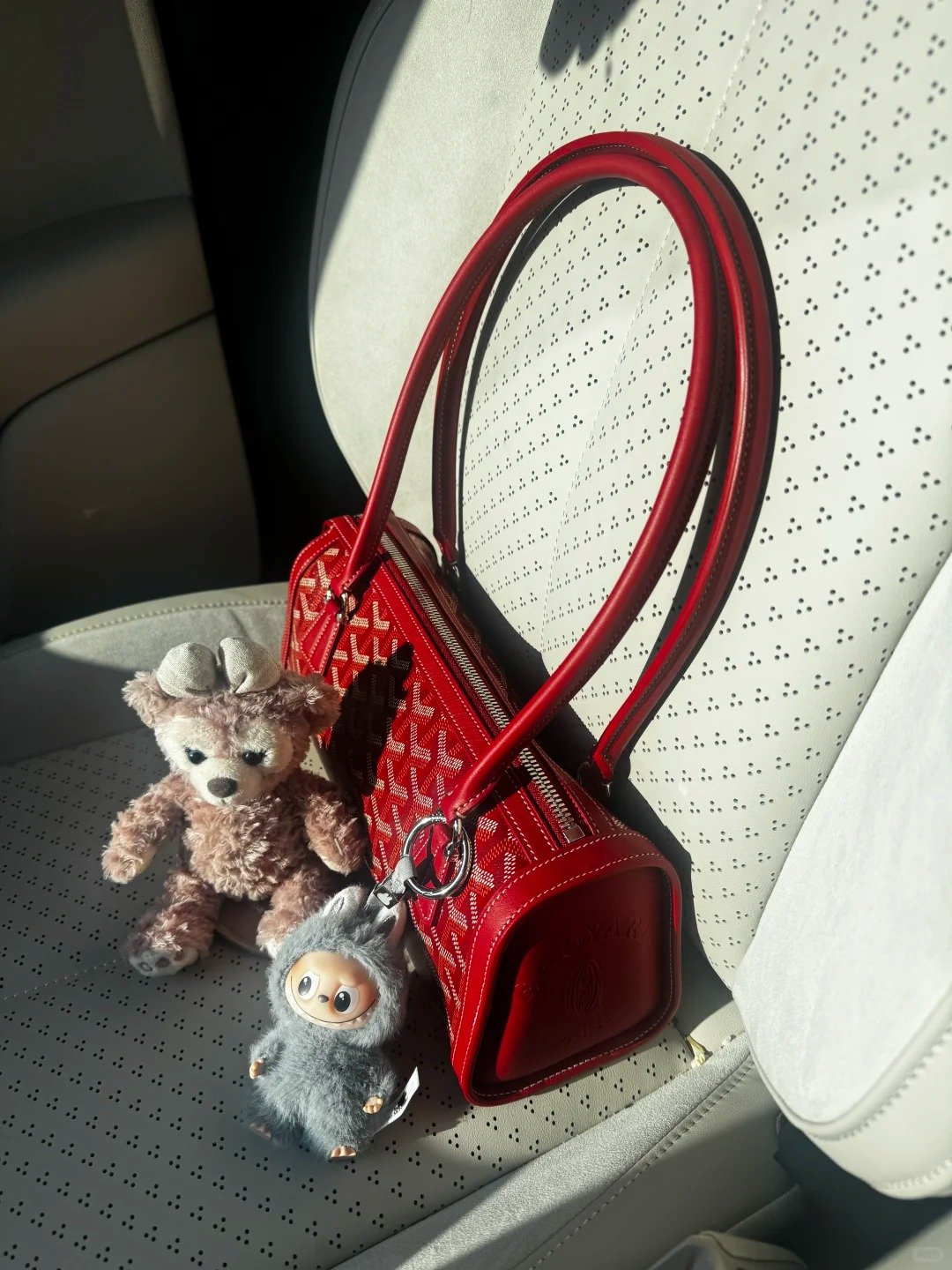 2026, dáng túi này sẽ hiện diện khắp nơi: Jennie đẩy Chanel hot nhất trend, giờ thì brand nào cũng có- Ảnh 12.