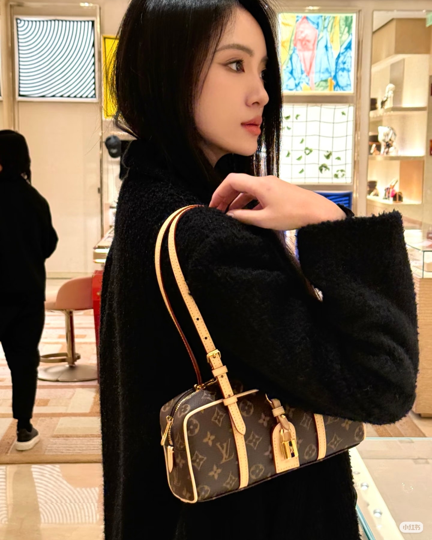 2026, dáng túi này sẽ hiện diện khắp nơi: Jennie đẩy Chanel hot nhất trend, giờ thì brand nào cũng có- Ảnh 14.