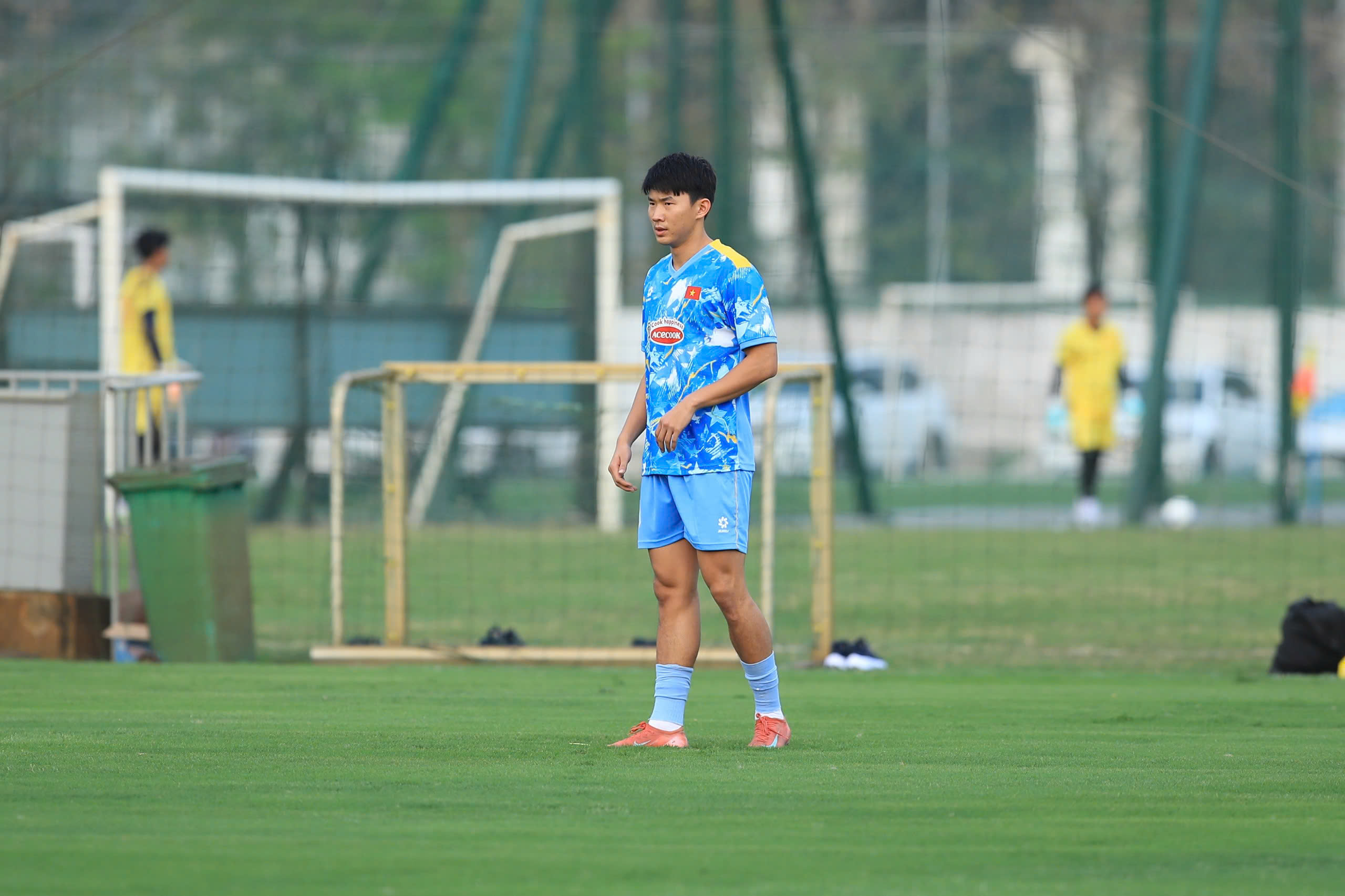 ‘Tòa tháp’ 1,96 m và Việt kiều Moric nổi bần bật giữa dàn sao U.23 Việt Nam, trợ lý thầy Kim lên tiếng- Ảnh 4.