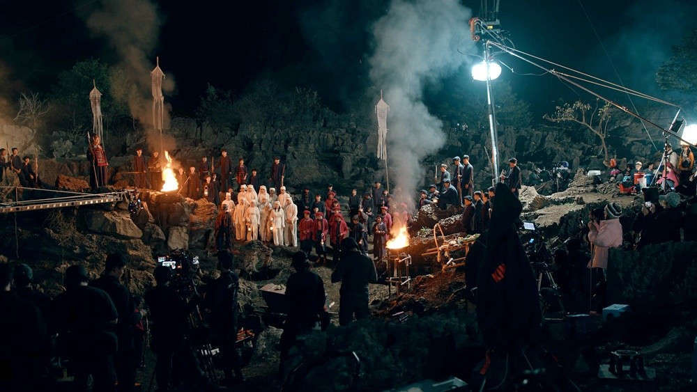 Xuất hiện phim Việt được báo quốc tế khen “tham vọng nhất Việt Nam”, nữ chính đóng 3 phim cán mốc 1300 tỷ- Ảnh 3.