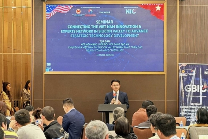 Đại diện NIC chia sẻ tại tọa đàm Kết nối Mạng lưới Đổi mới sáng tạo và chuyên gia Việt Nam tại Silicon Valley nhằm phát triển các ngành công nghệ chiến lược tổ chức ở California, Mỹ. Ảnh: Thủy Tiên