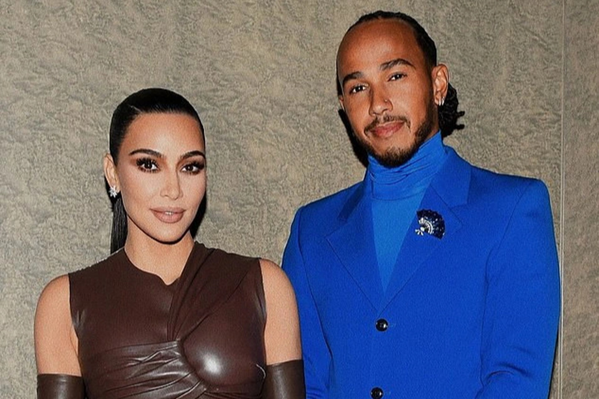 Kim Kardashian khoe đường cong trứ danh, tài sản chạm mốc 1,9 tỷ USD - 19