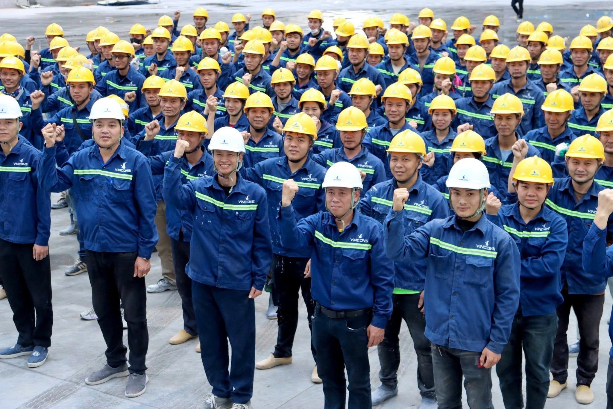 Vingroup tuyển 25.000 nhân sự cho các dự án hạ tầng do SGC triển khai - Ảnh 1.