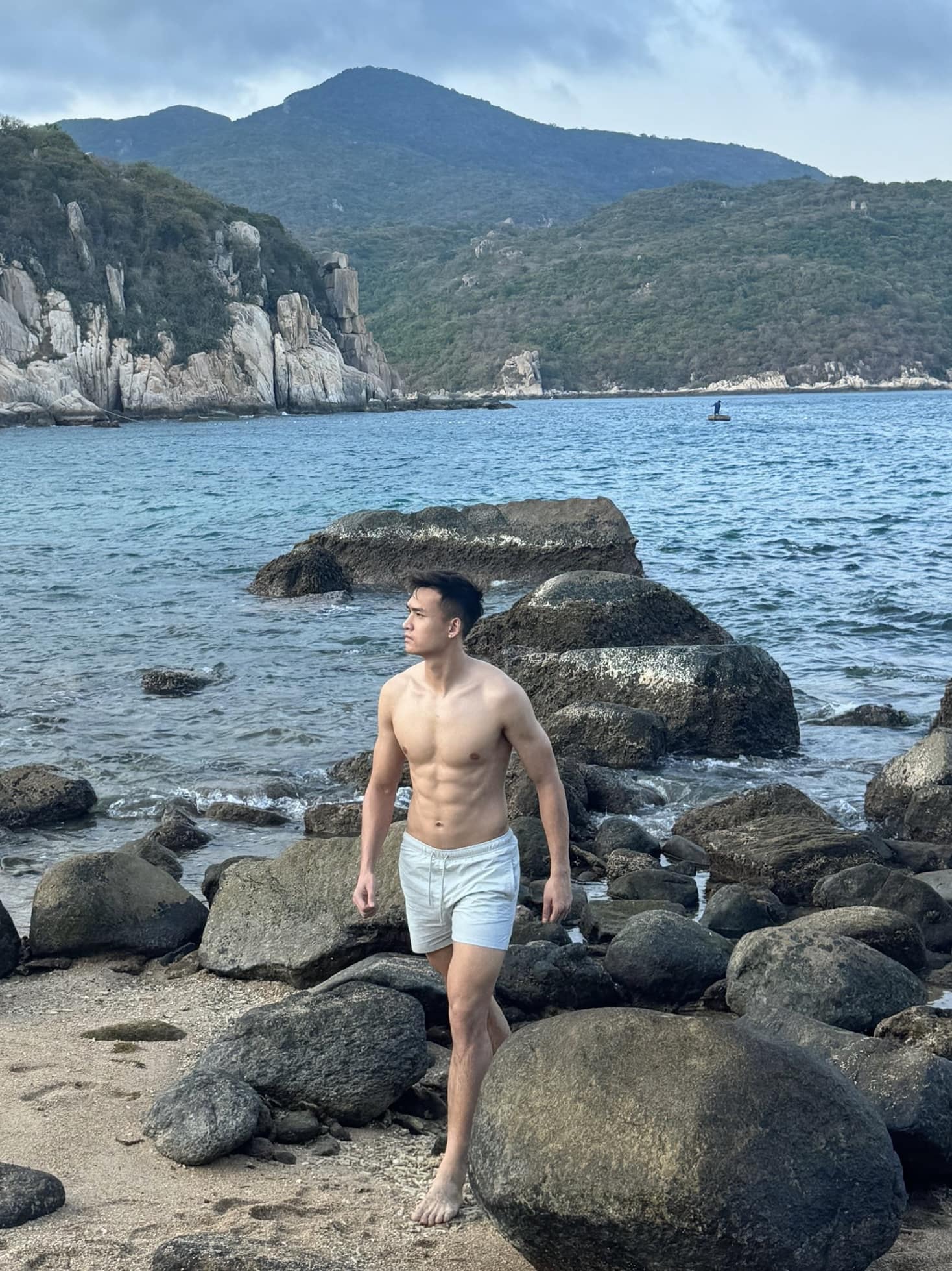 Bùi Hoàng Việt Anh: Trai đẹp 8 múi ĐT Việt Nam visual sáng bừng, 27 tuổi sở hữu nhà đẹp xe sang, kinh doanh giỏi- Ảnh 3.