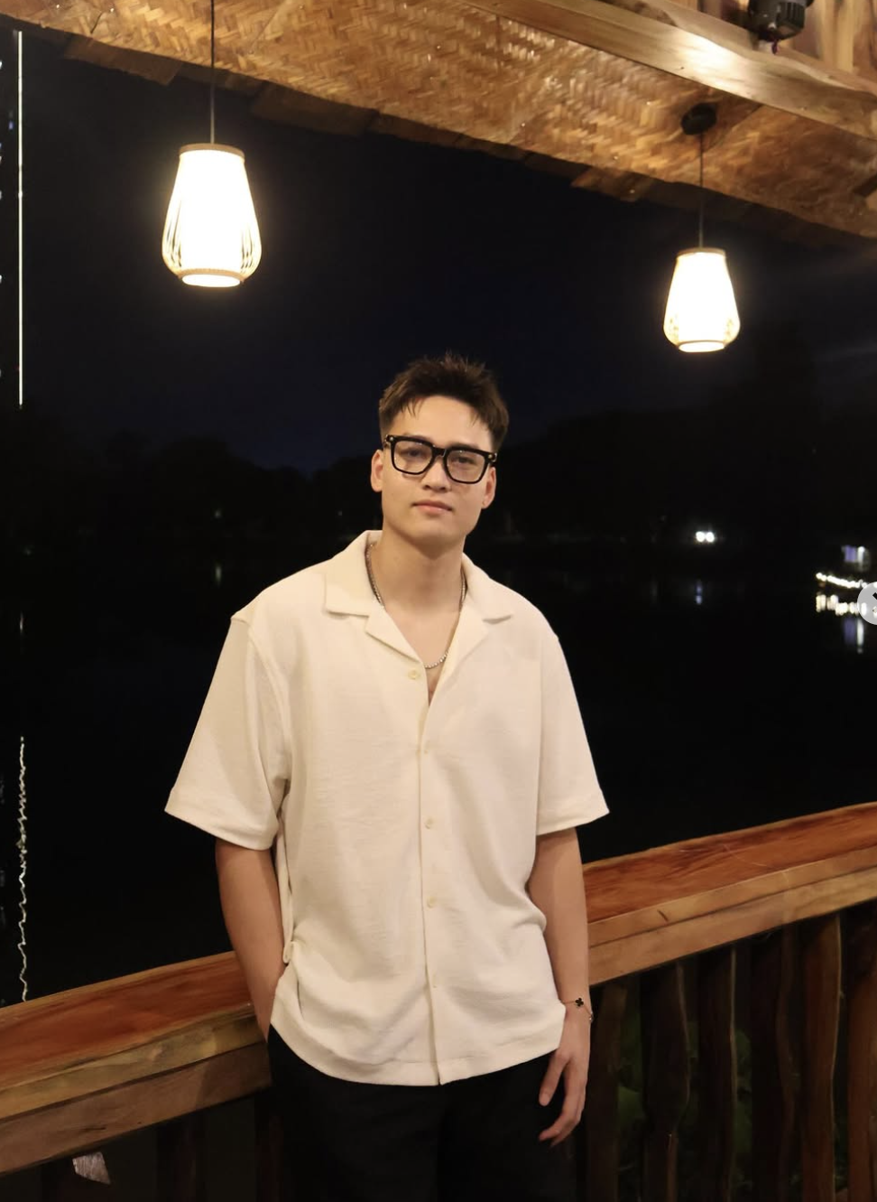 Bùi Hoàng Việt Anh: Trai đẹp 8 múi ĐT Việt Nam visual sáng bừng, 27 tuổi sở hữu nhà đẹp xe sang, kinh doanh giỏi- Ảnh 6.