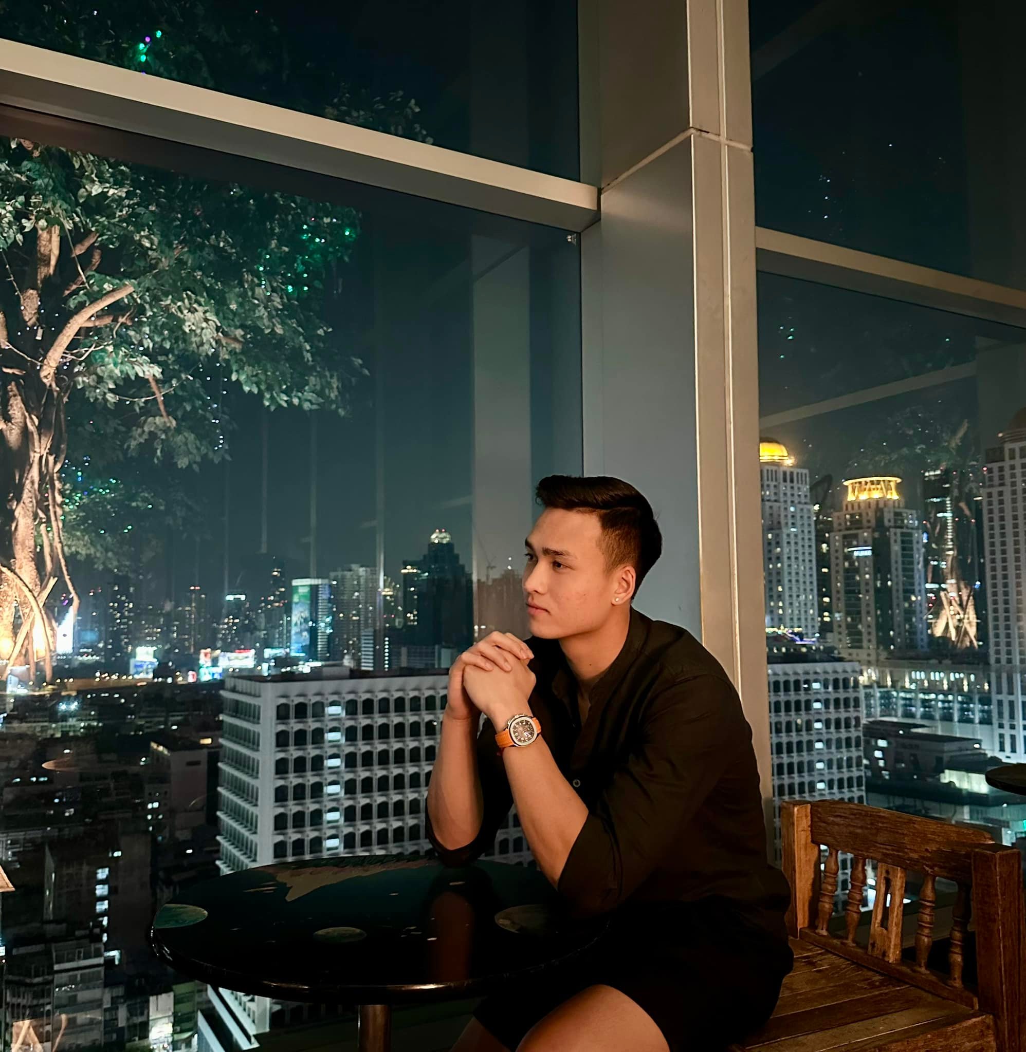 Bùi Hoàng Việt Anh: Trai đẹp 8 múi ĐT Việt Nam visual sáng bừng, 27 tuổi sở hữu nhà đẹp xe sang, kinh doanh giỏi- Ảnh 9.