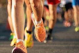 Muốn eo thon dáng gọn: Nên tập bật cóc hay chạy bộ?