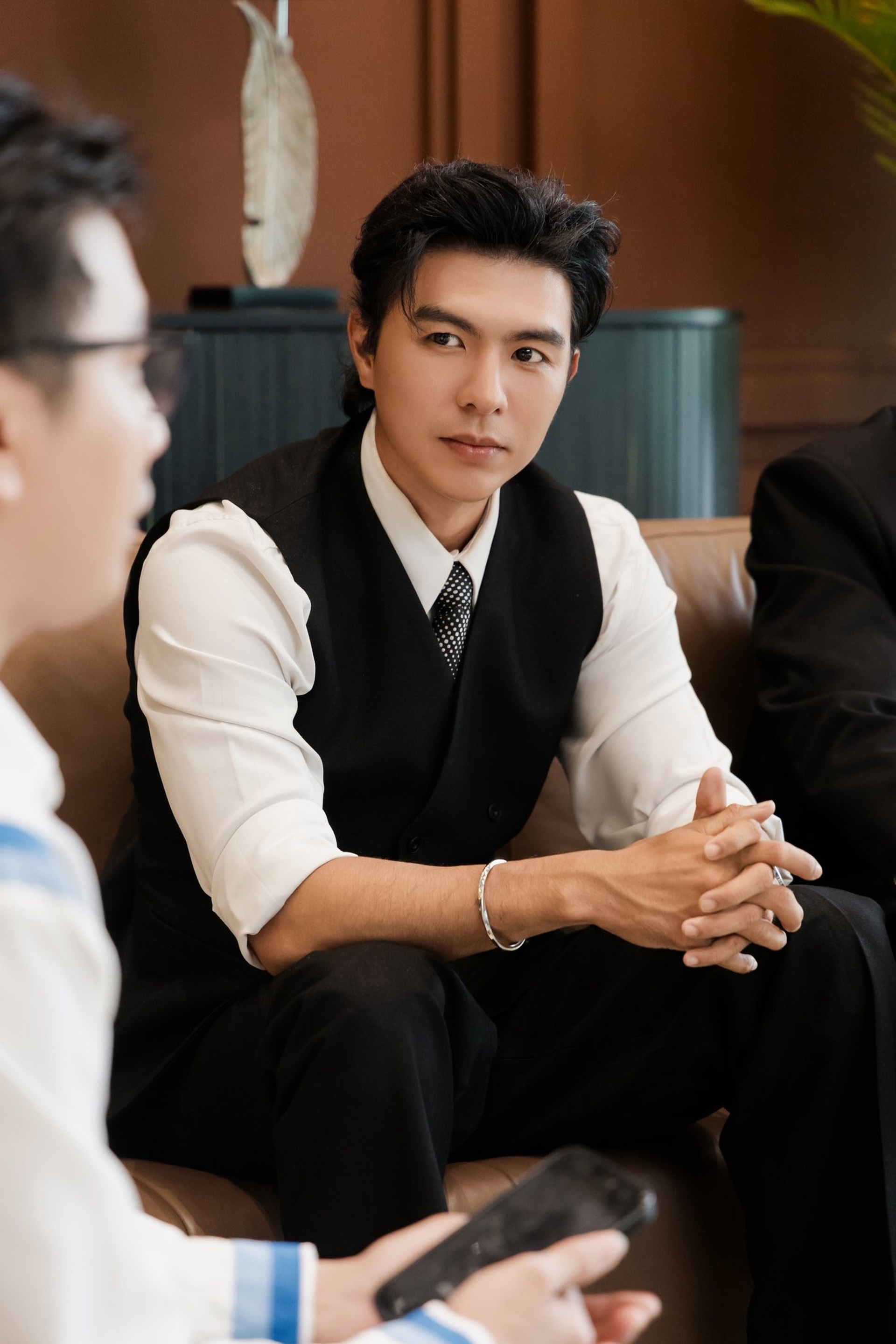 Nam thần khiến 2 mỹ nữ phim VTV tranh nhau, có tác phẩm 700 tỷ đồng - 13