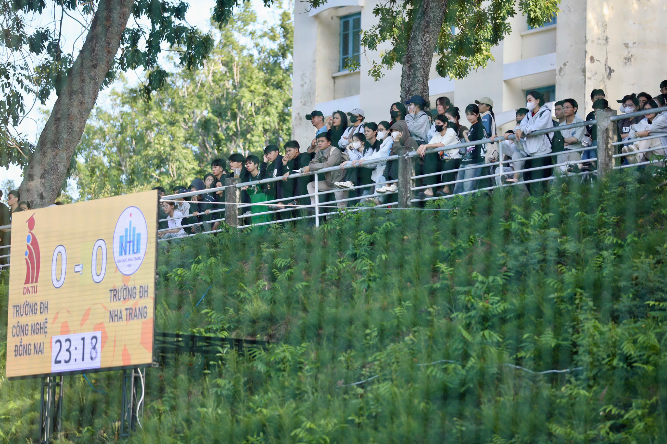 Tình yêu chân thành của 'cầu thủ thứ 12'- Ảnh 4.