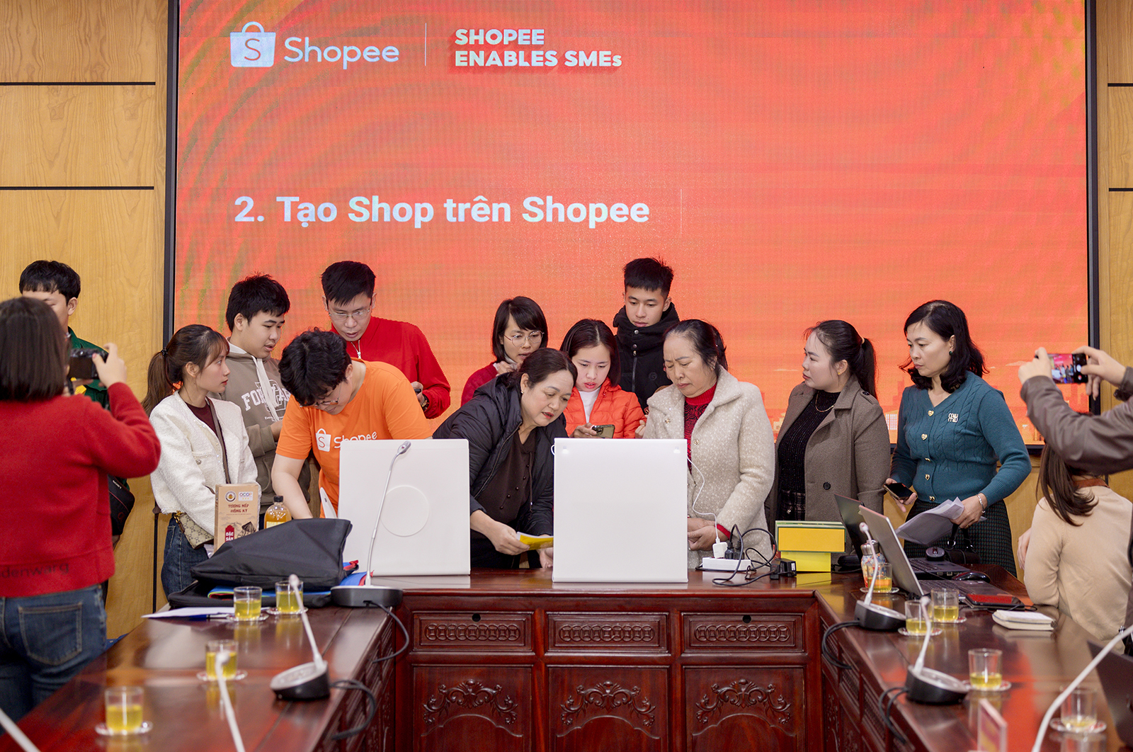 Thương mại điện tử: Khi “lên sàn” chưa đủ - Hành trình từ người bán đến doanh nghiệp số - Ảnh 12.