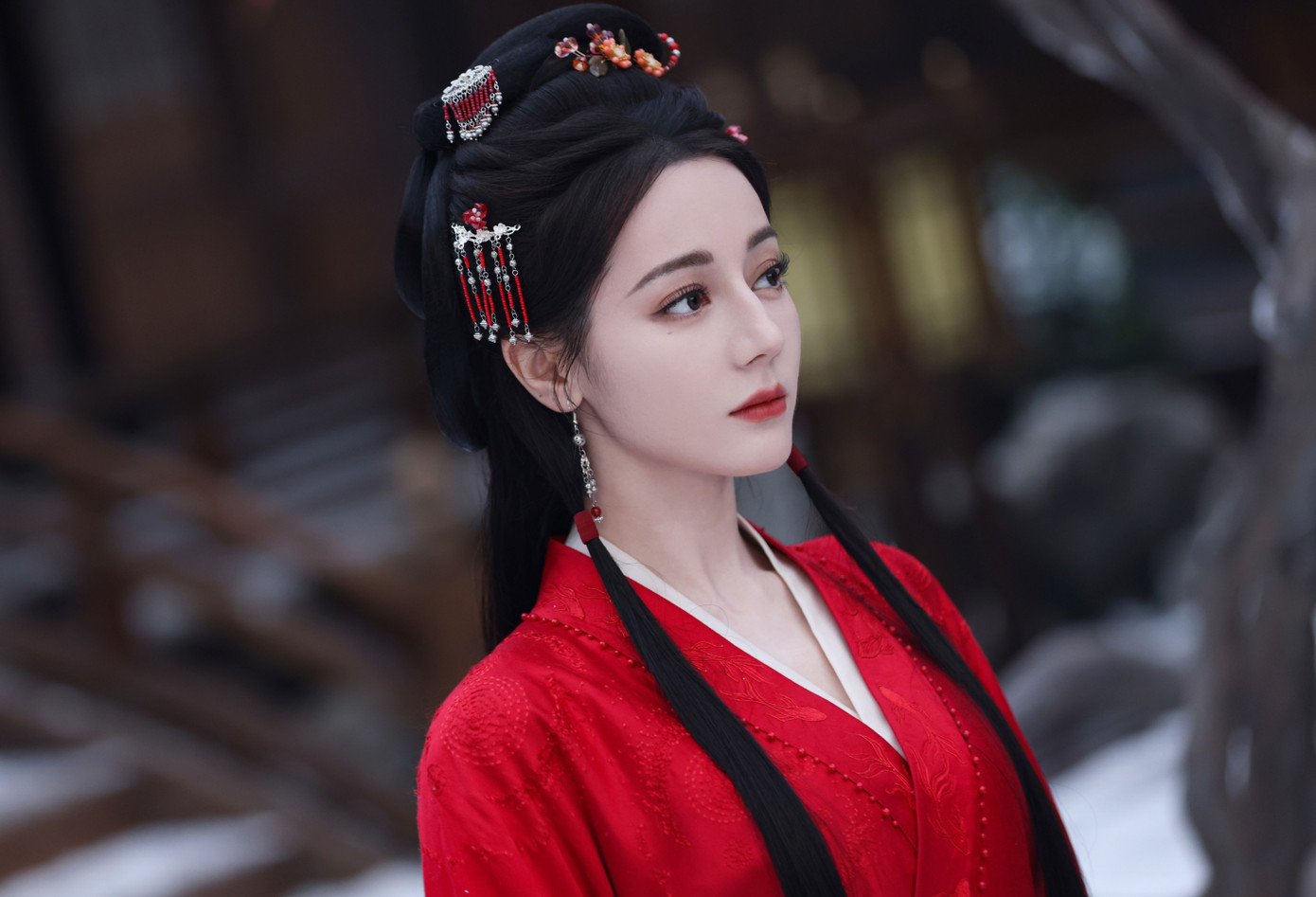 Địch Lệ Nhiệt Ba tê liệt hoàn toàn- Ảnh 3.