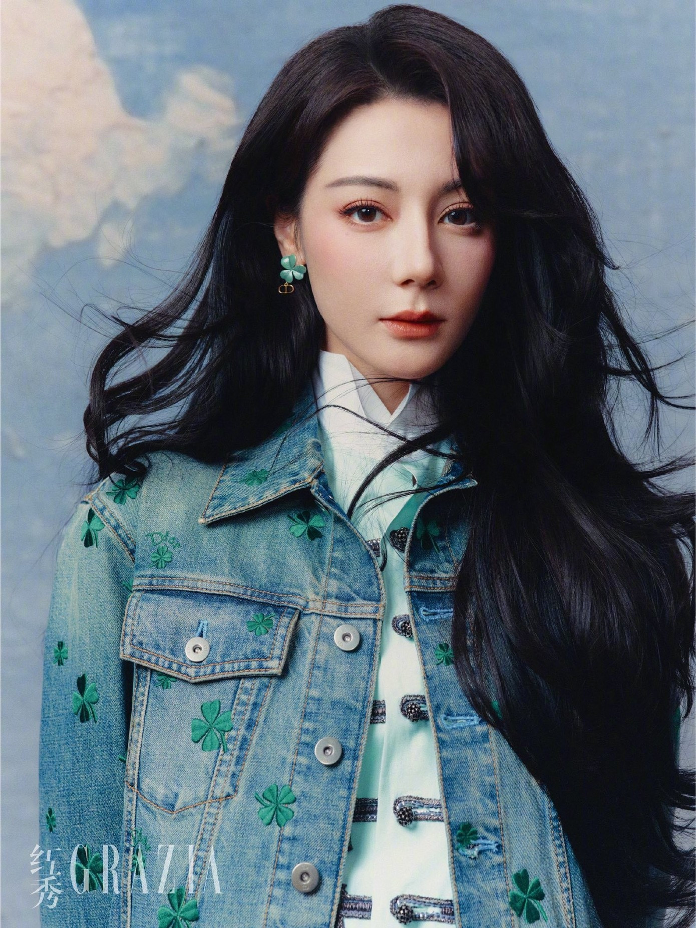 Địch Lệ Nhiệt Ba tê liệt hoàn toàn- Ảnh 5.