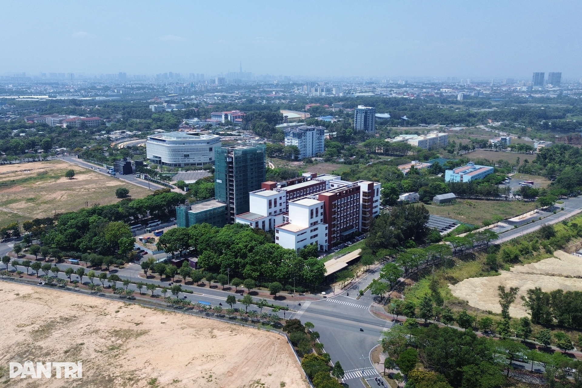 Đại học Quốc gia TPHCM “thay da đổi thịt”, từng bước thành đô thị đại học - 7