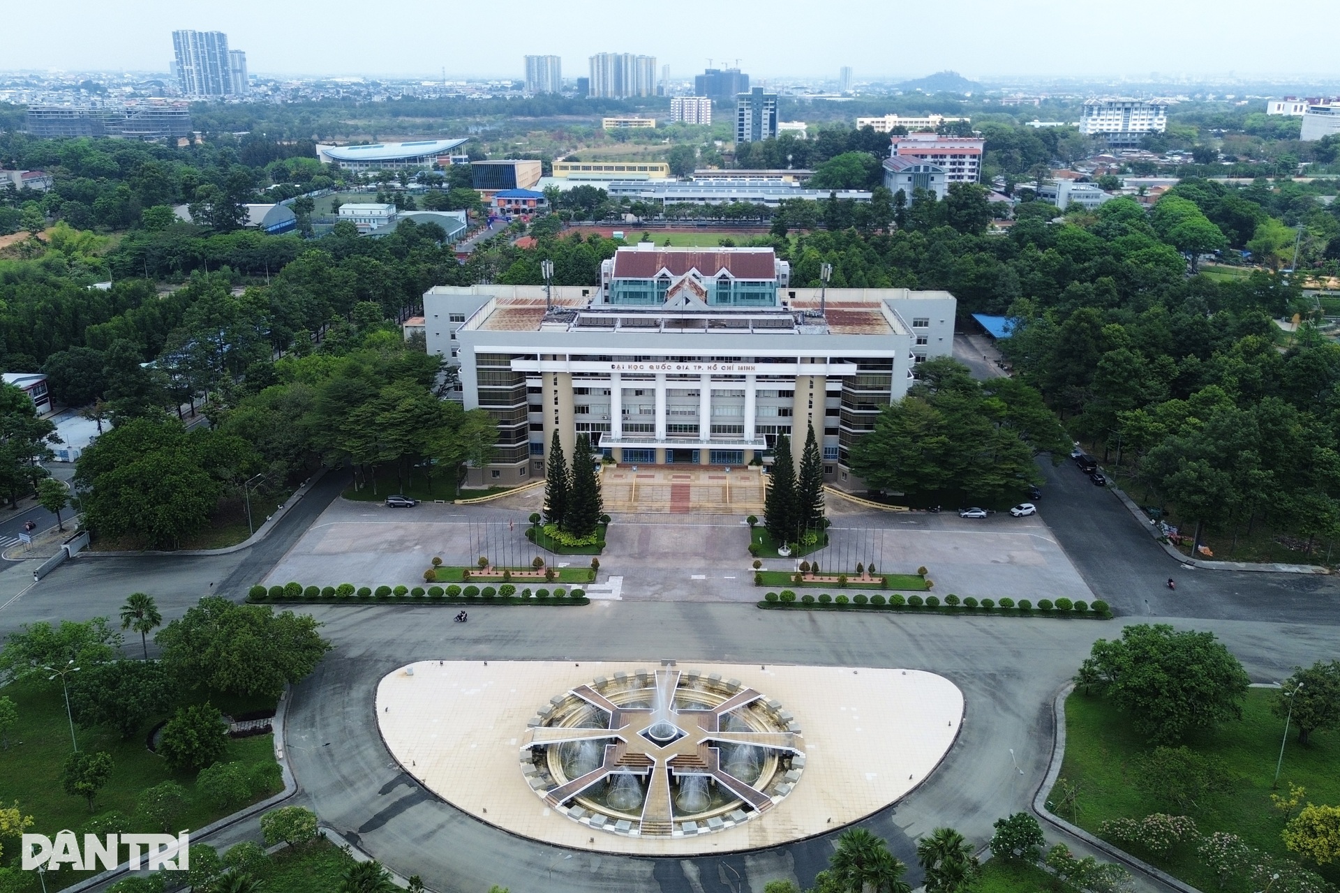 Đại học Quốc gia TPHCM “thay da đổi thịt”, từng bước thành đô thị đại học - 11