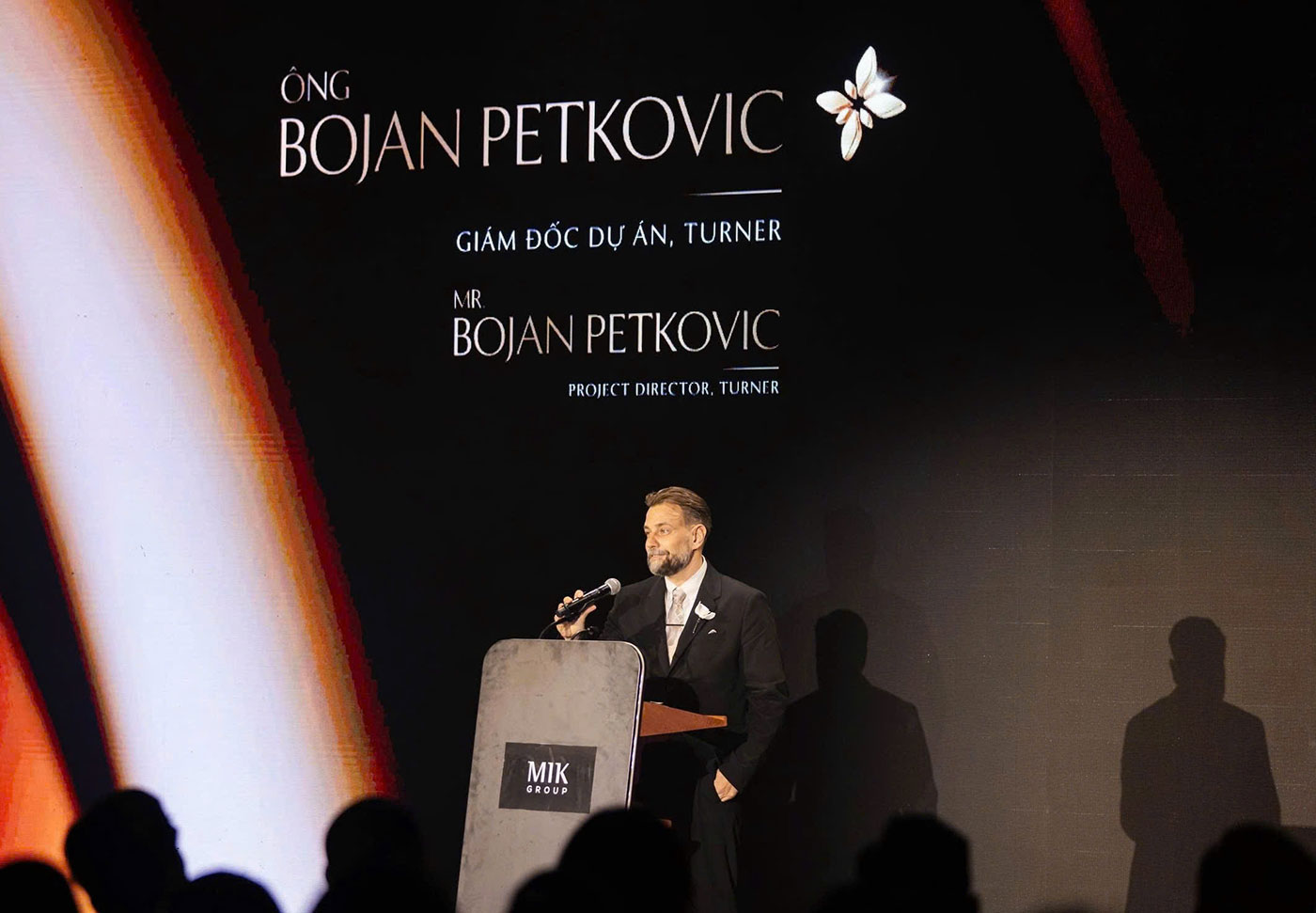  ‘In Bloom’ - Khi nghệ thuật mở ra câu chuyện mới của dòng sản phẩm hạng sang- Ảnh 4.