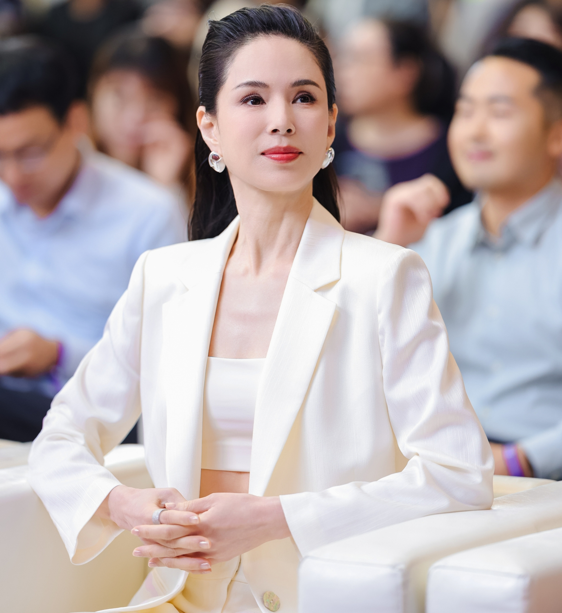 Nhan sắc khó tin của Tiểu Long Nữ đẹp nhất màn ảnh, càng nhìn càng không thấy giống con người- Ảnh 3.