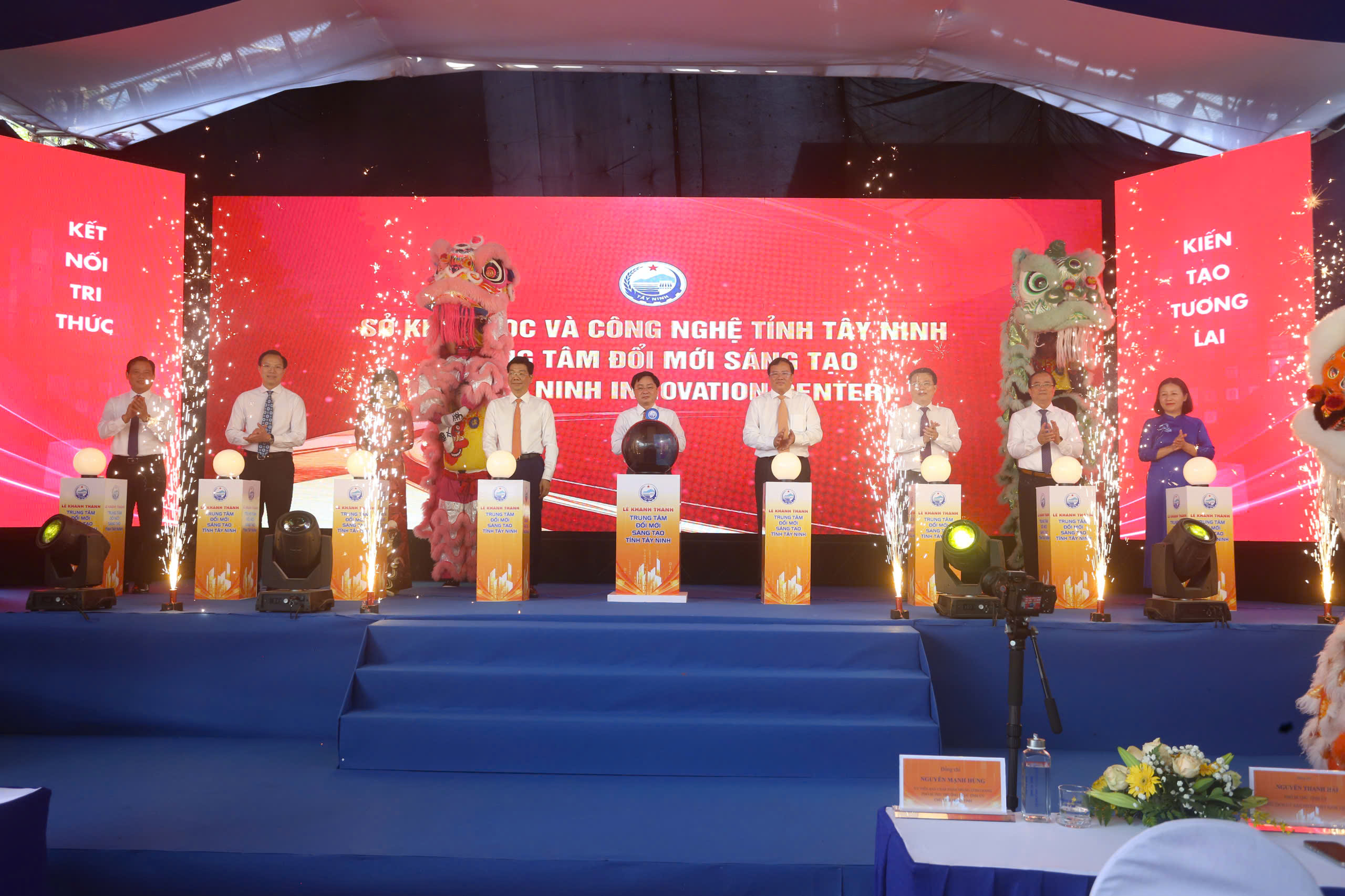 Tây Ninh khánh thành Trung tâm Đổi mới sáng tạo hỗ trợ doanh nghiệp phát triển kinh tế số - Ảnh 2.