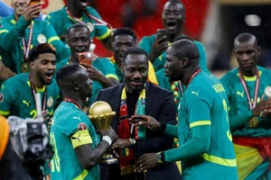 Các cầu thủ Senegal phản ứng sau khi bị tước danh hiệu châu Phi