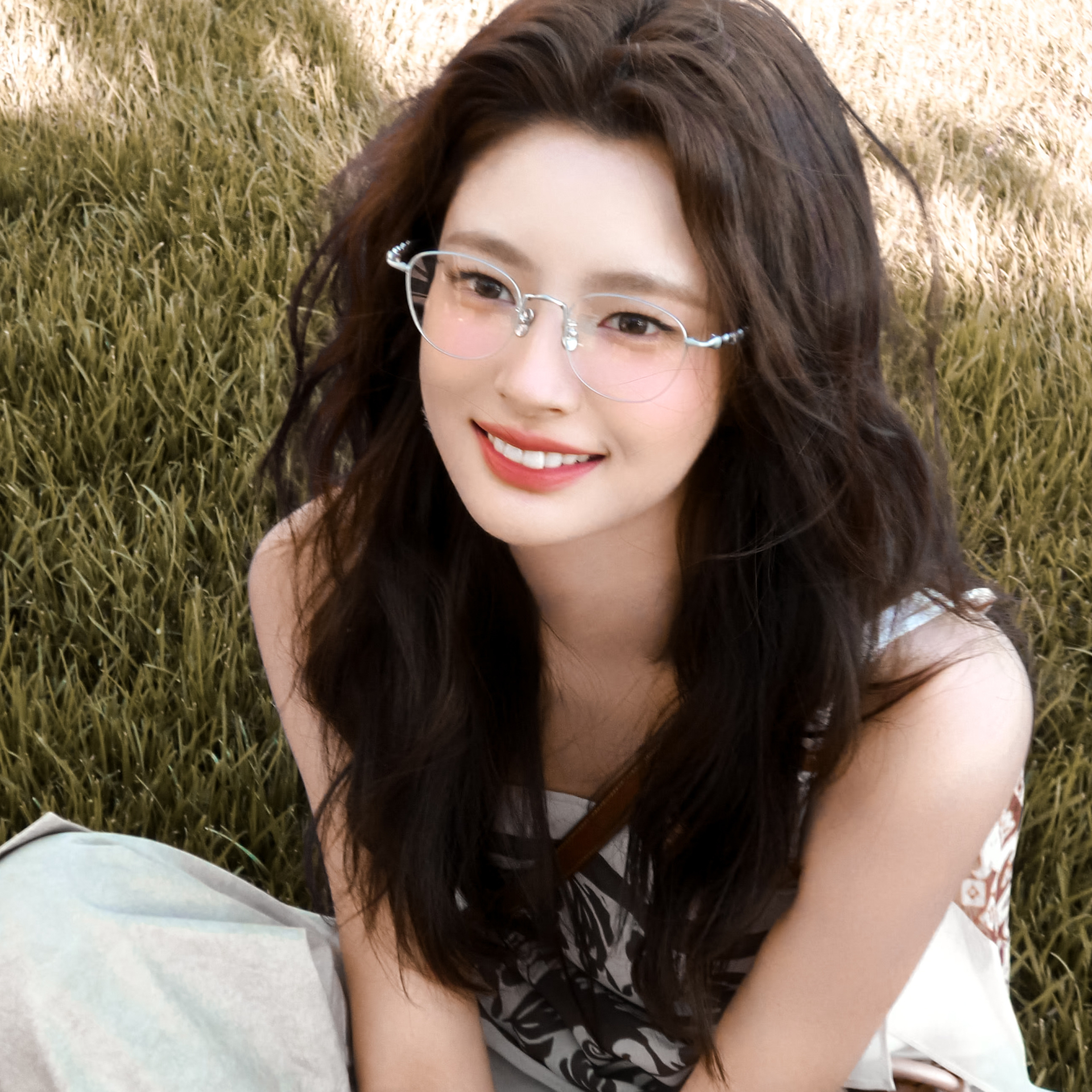 Camera quay lén cặp đôi ngôn tình nửa đêm hôn nhau ngoài đường: Nhà gái đẹp như thiên sứ, bảo sao ai cũng si mê- Ảnh 6.