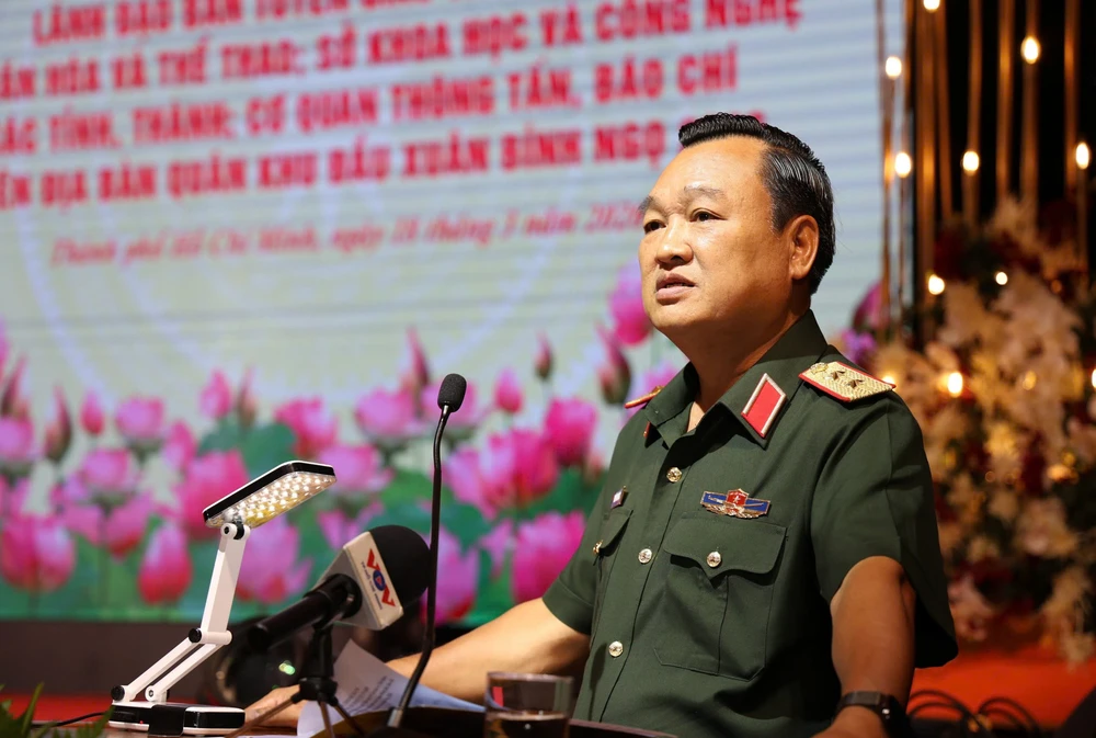 Quân khu 7 tích cực, chủ động đấu tranh, phản bác tin giả, sai sự thật trên không gian mạng-quan-khu-7-gap-mat-bao-chi 3.jpg