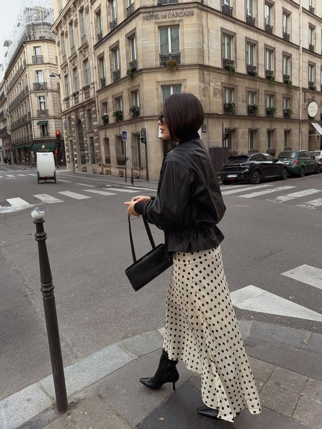 Bí quyết diện họa tiết chấm bi sang mà không sến- Ảnh 6.