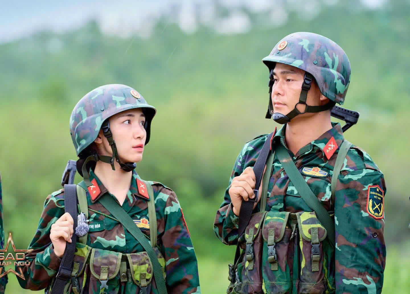 Hòa Minzy và chồng Đại úy tụ họp giản dị bên bạn bè, Erik - Đức Phúc góp mặt- Ảnh 4.