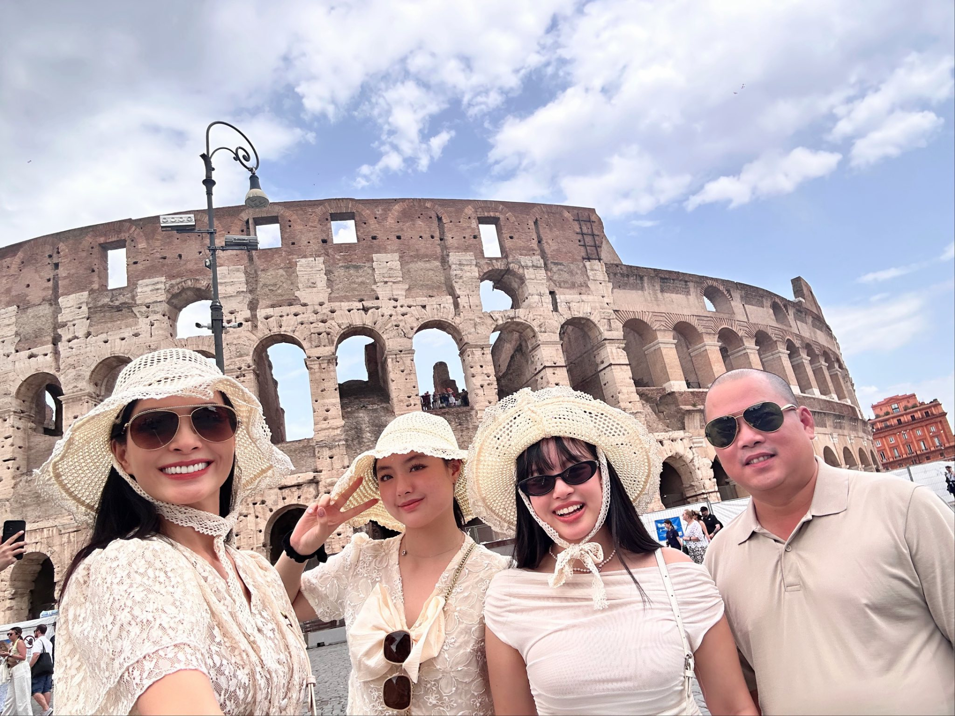 Nhạc sĩ Minh Khang đi chơi golf, du lịch nước ngoài liên tục- Ảnh 9.