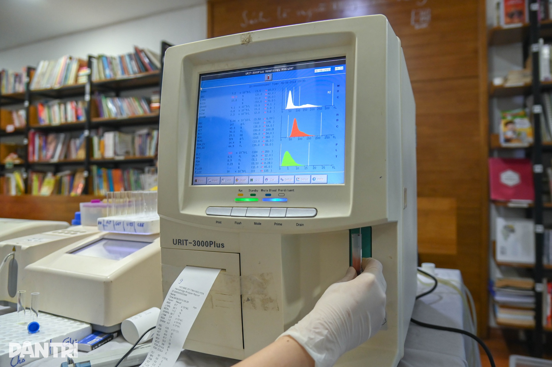 Căn nhà trong ngõ nhỏ Hà Nội trở thành nơi khám bệnh miễn phí - 8