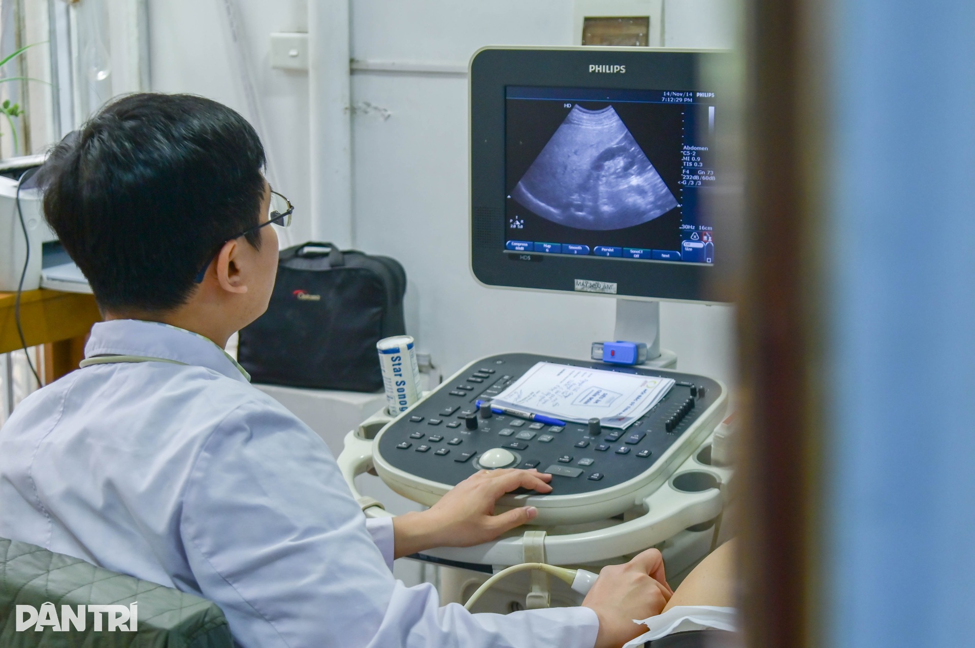 Căn nhà trong ngõ nhỏ Hà Nội trở thành nơi khám bệnh miễn phí - 12