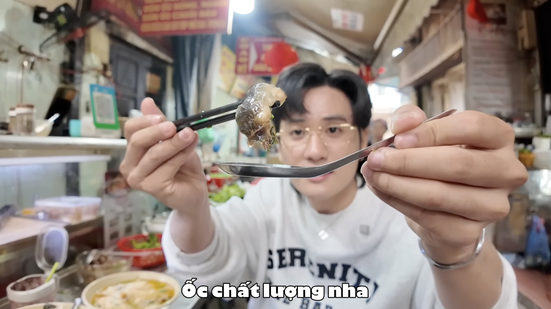 Ồn ào bát bún riêu 80k ở chợ Đồng Xuân: Bà chủ tố Tiktoker “nói sai sự thật”, Quan Không Gờ phản pháo!- Ảnh 3.