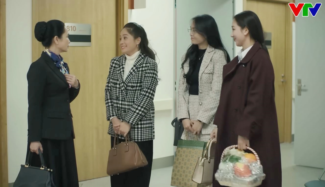 2026 rồi vẫn còn phim Việt giờ vàng làm ăn cẩu thả thế này, nhìn Mạnh Trường mà tức cay mắt- Ảnh 4.