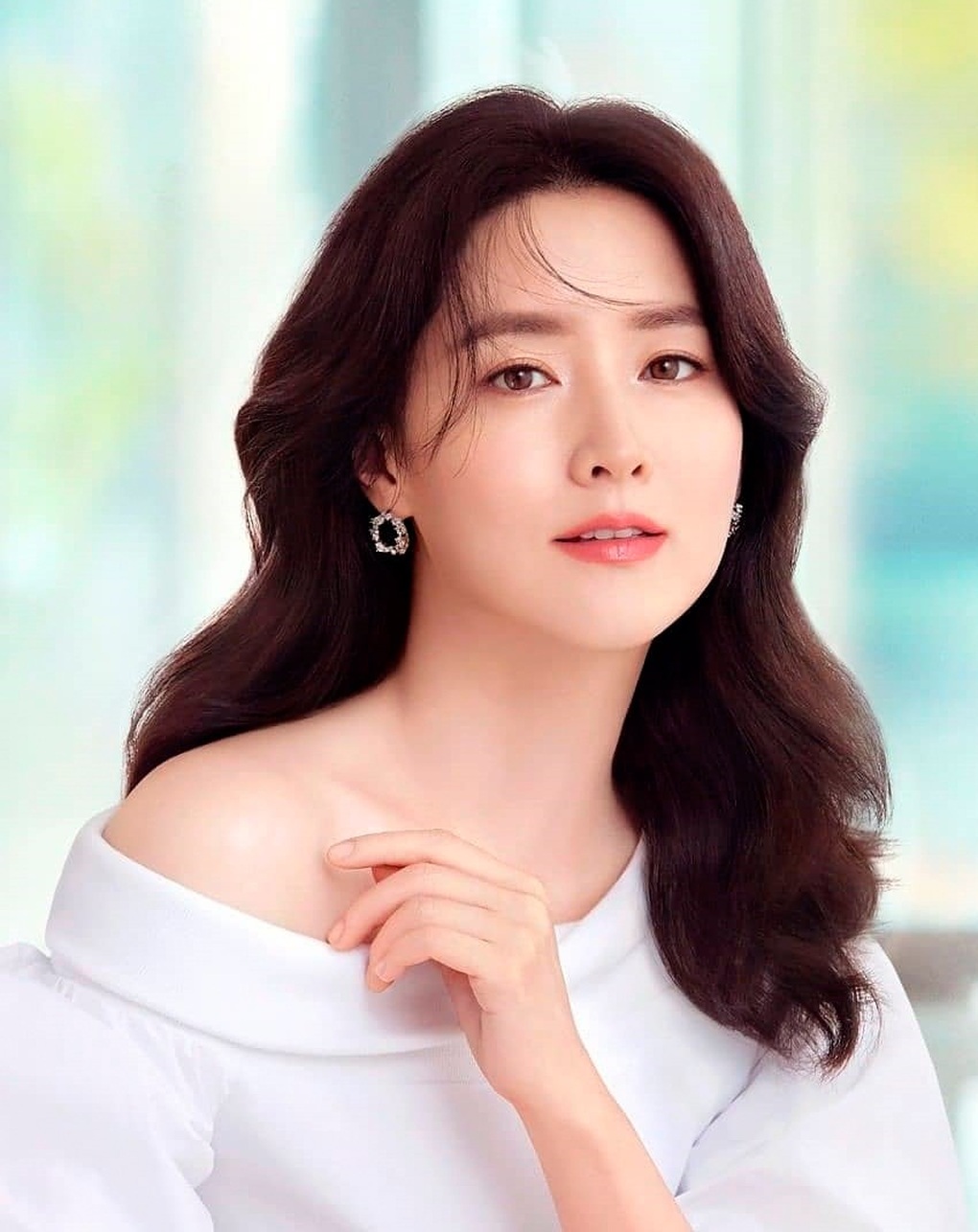 “Nàng Dae Jang Geum” Lee Young Ae gây sốt vì trẻ trung ở tuổi 55 - 4